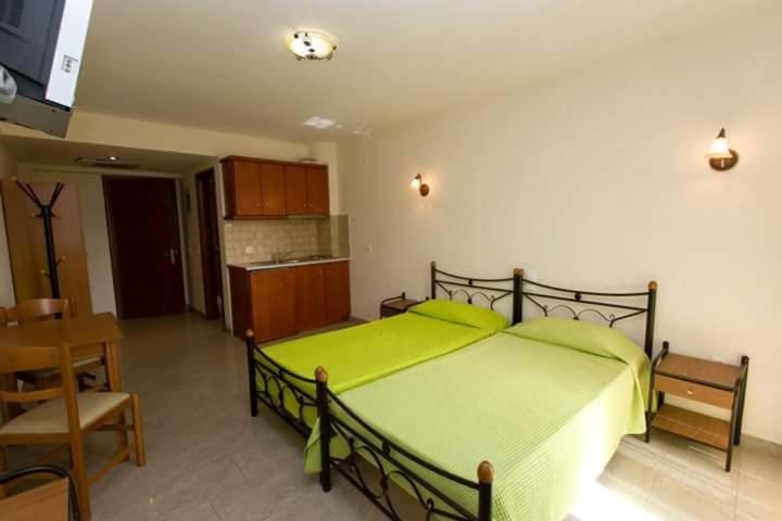 Ιωλκοσ Aparthotel Loutrá Edipsoú Eksteriør bilde